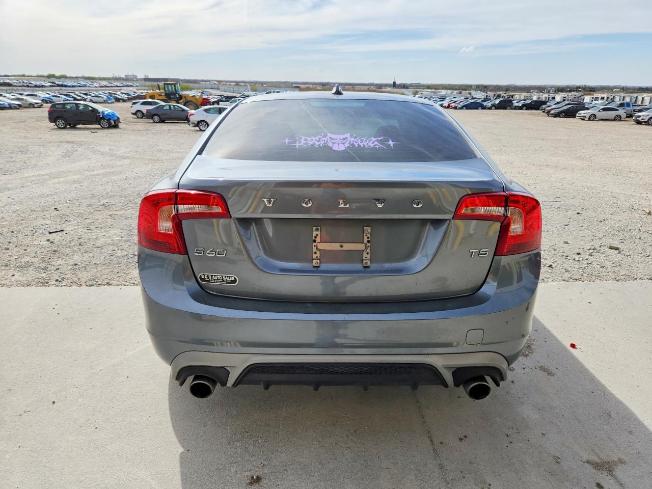 2017 Volvo S60 VIN YV126MFL8H2432247 photo 6