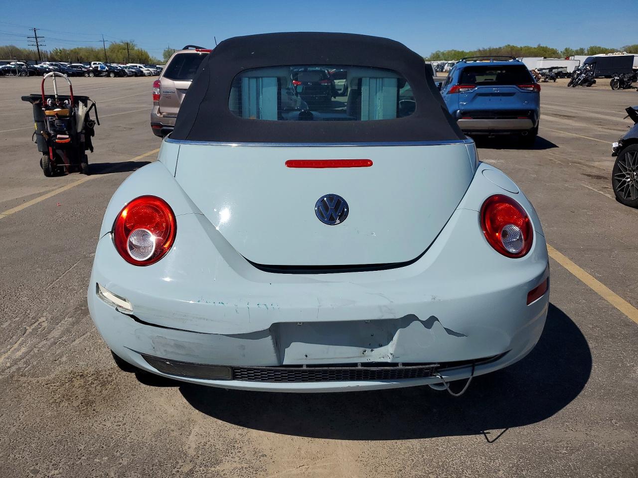 2010 Volkswagen Beetle VIN 3VWRG3AL0AM010908 photo 6