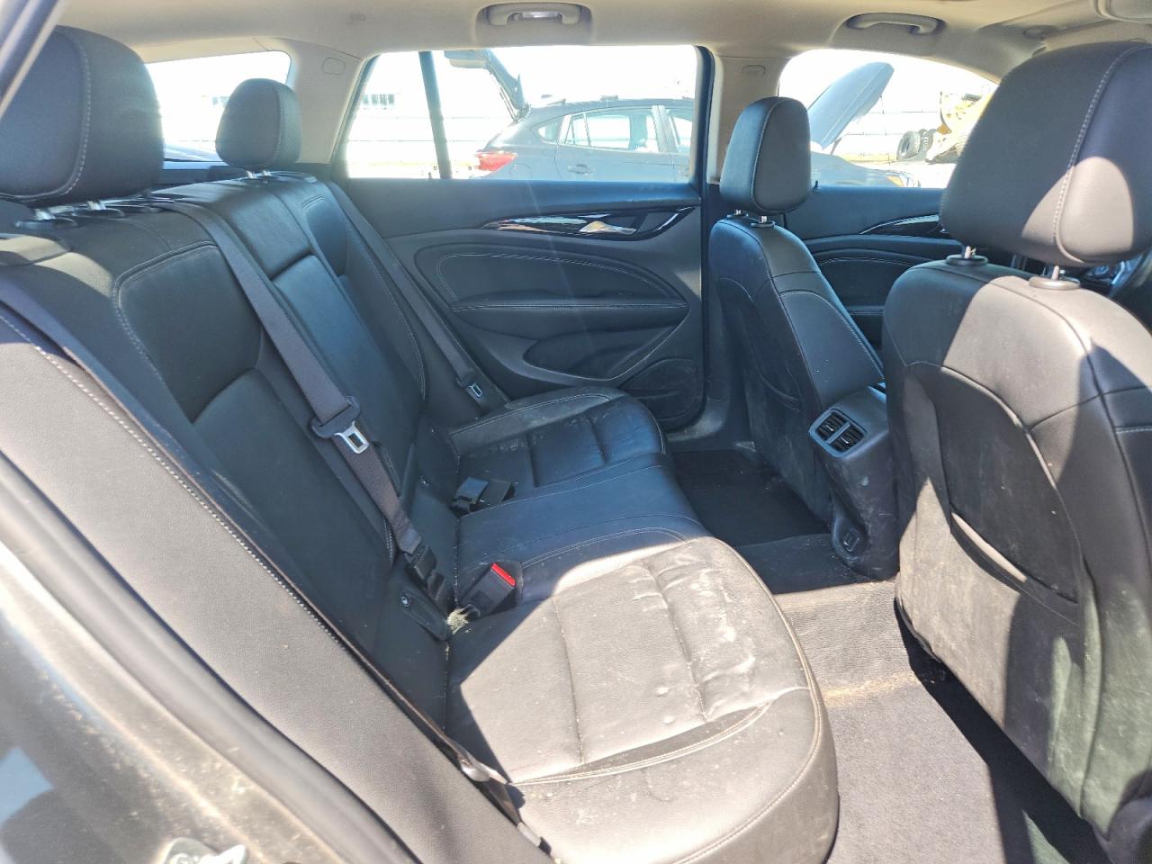 2019 Buick Regal VIN W04GV8SX8K1033117 photo 10
