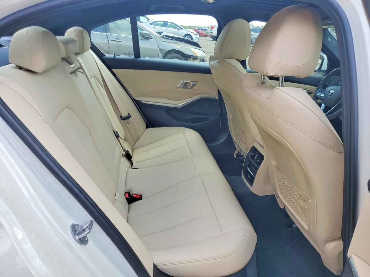 2021 BMW 3 series VIN 3MW5R1J0XM8B67068 photo 10