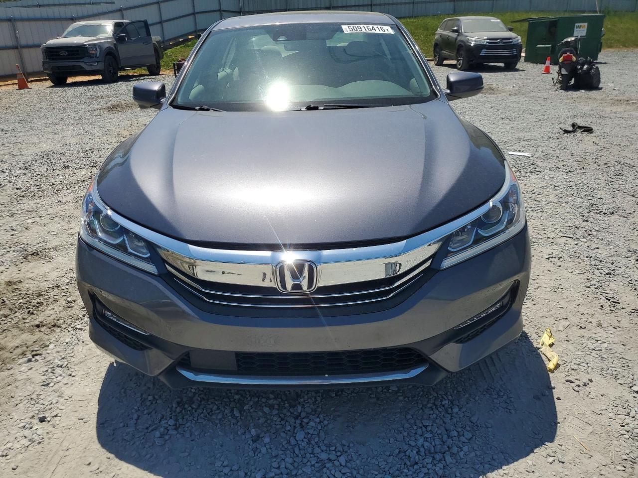 2017 Honda Accord VIN 1HGCR2F94HA206367 photo 5
