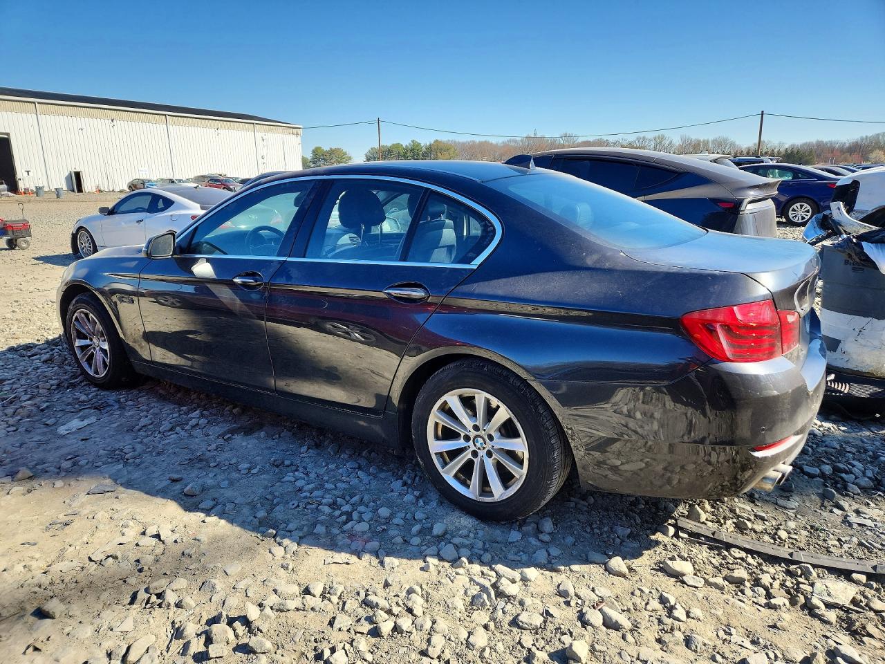2016 BMW 5 series VIN WBA5A7C51GG151172 photo 2