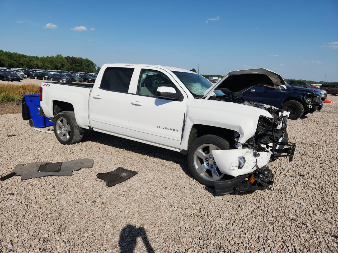 2018 CHEVROLET Silverado VIN 3GCUKREC6JG400516 photo 4