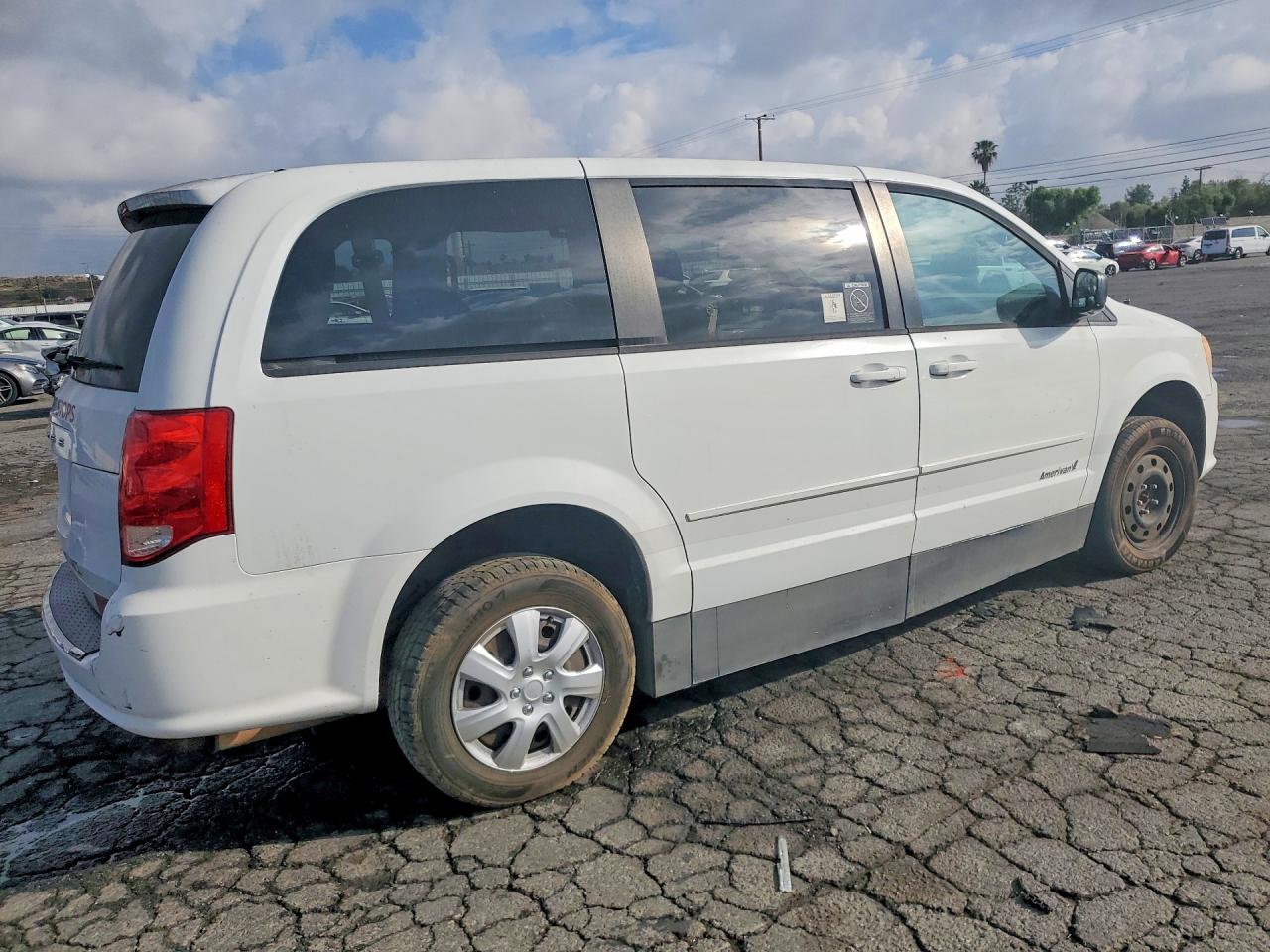 2014 EL Caravan VIN 2C7WDGBG0ER318363 photo 3