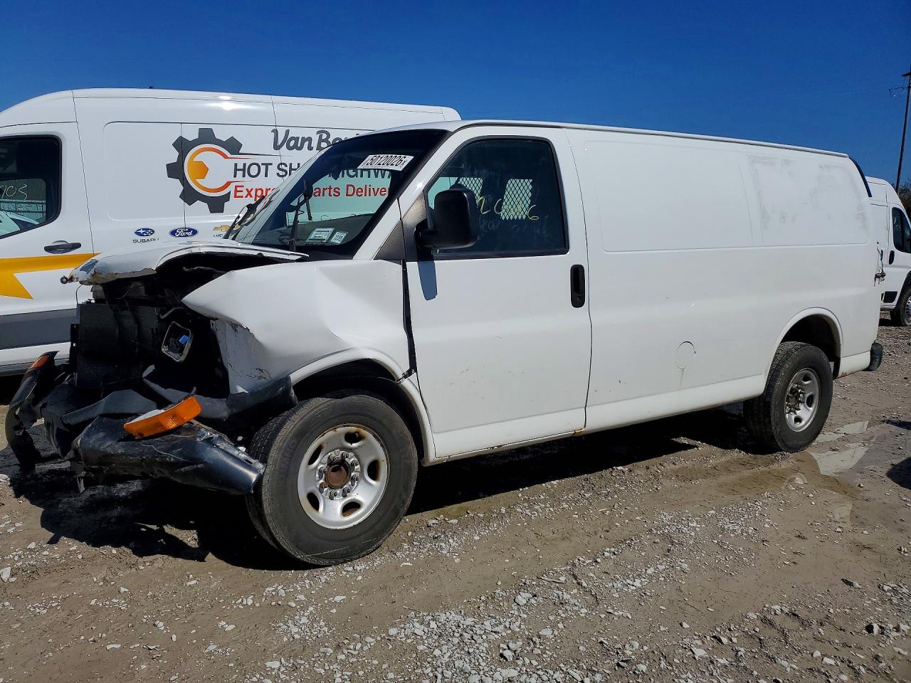 2016 CHEV Express VIN 1GCWGAFF2G1333330 photo 1