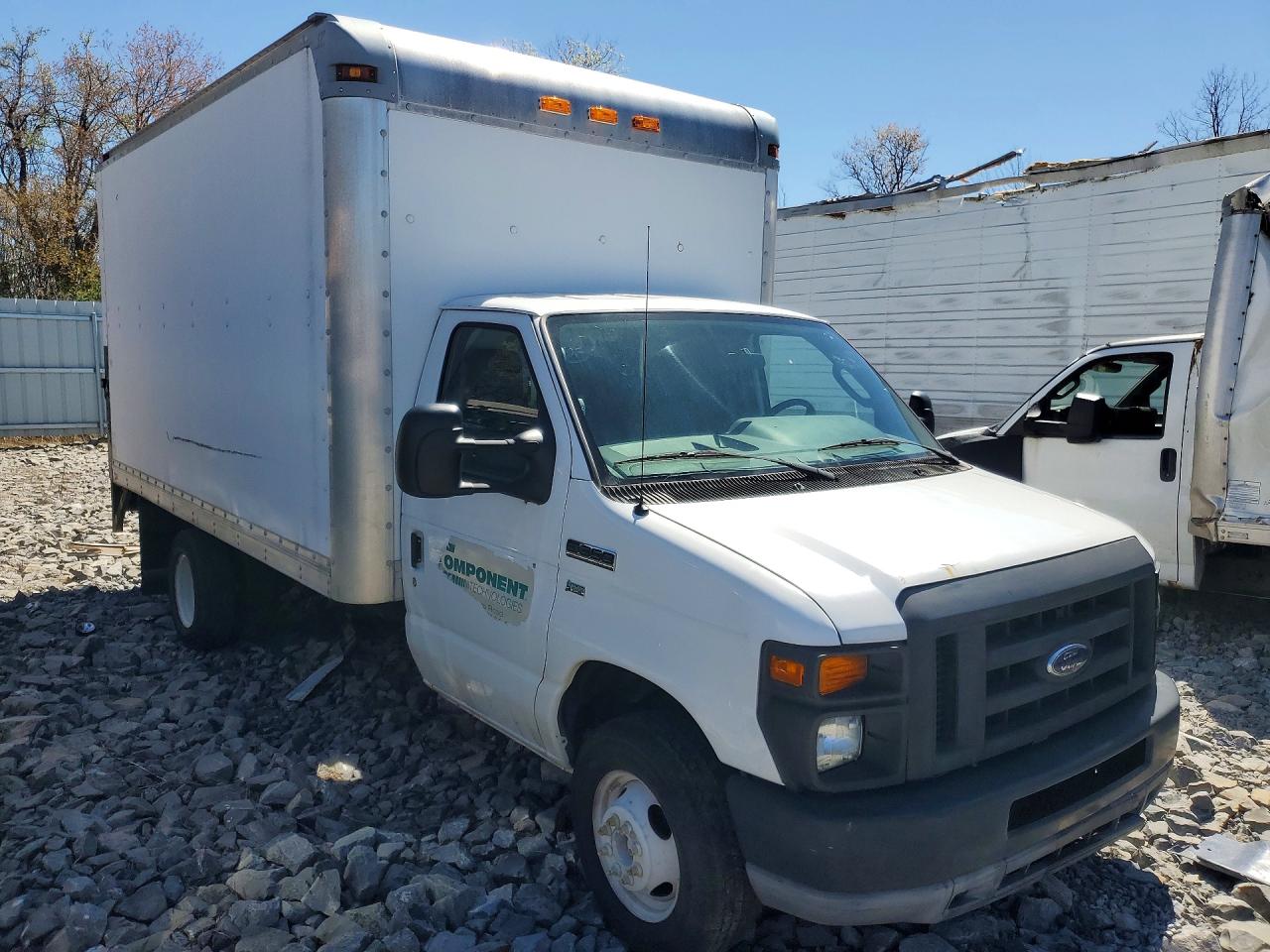 2010 Ford Econoline VIN 1FDWE3FL7ADA89005 photo 4