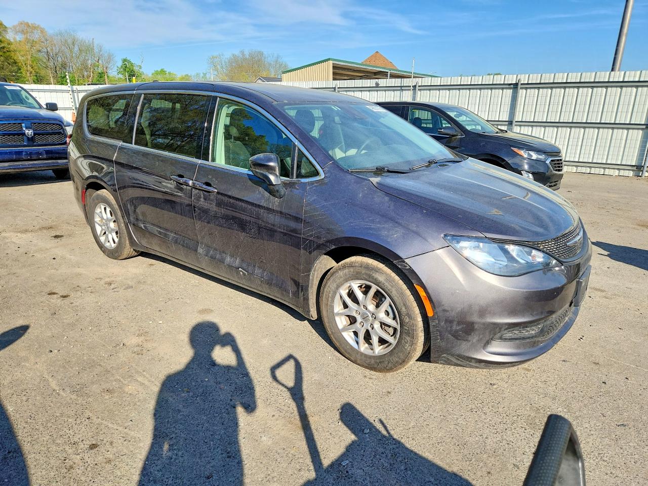 2023 Chrysler Minivan VIN 2C4RC1CG7PR602732 photo 4