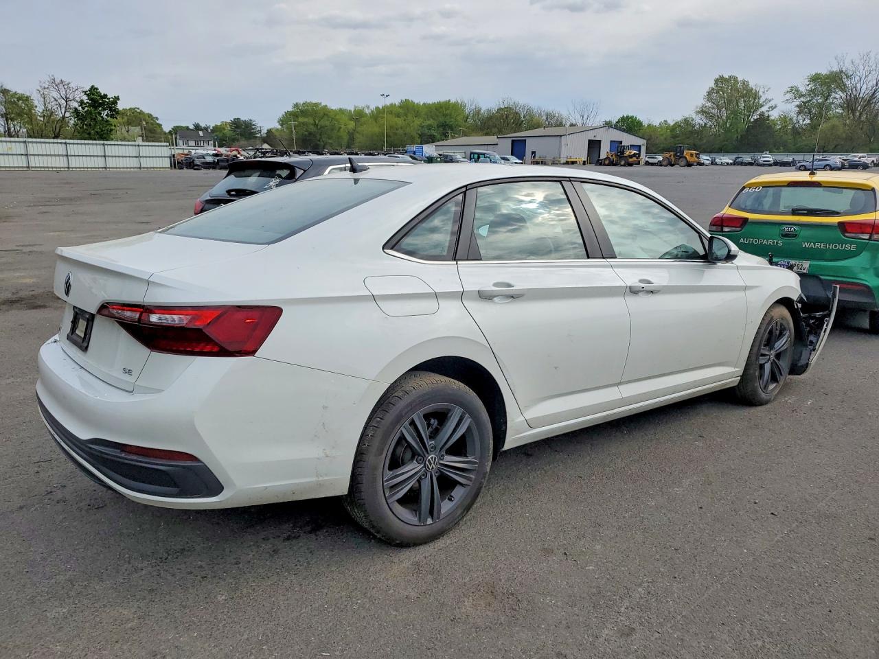 2022 Volkswagen Jetta VIN 3VW7M7BU6NM031461 photo 3