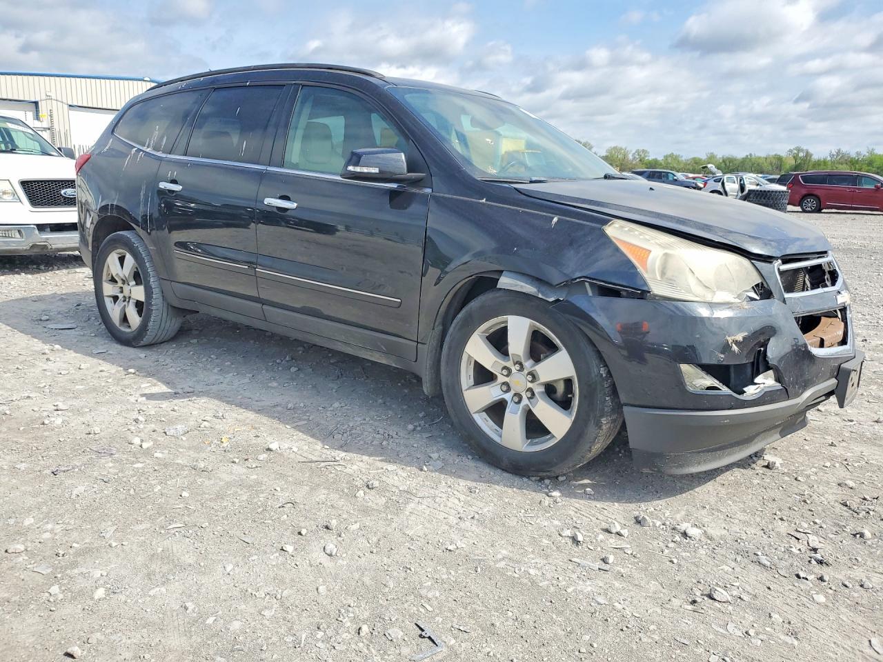 2010 Chevrolet Traverse VIN 1GNLVHED4AS134953 photo 4