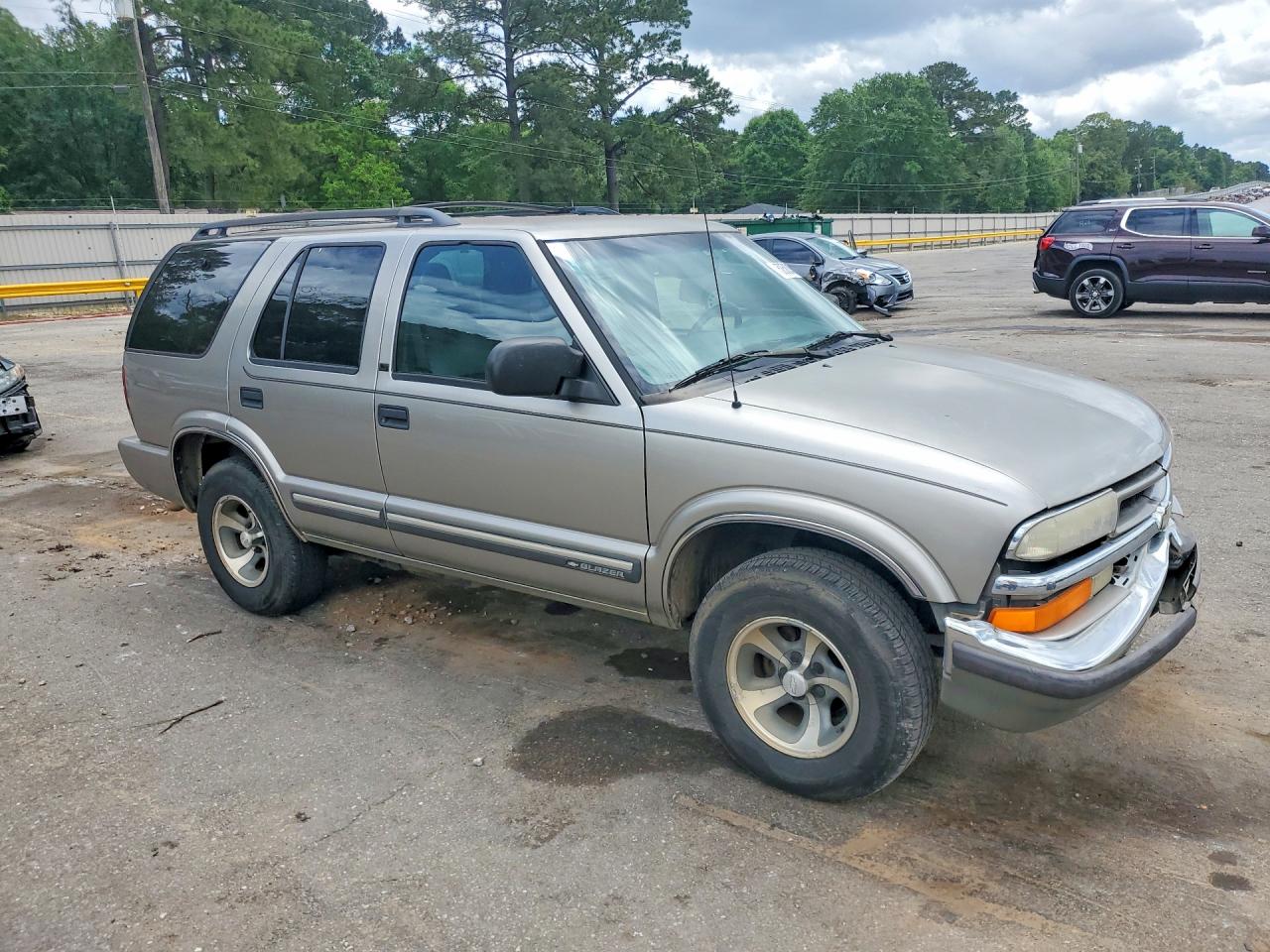 2001 Chevrolet Blazer VIN 1GNCS13W812184386 photo 4