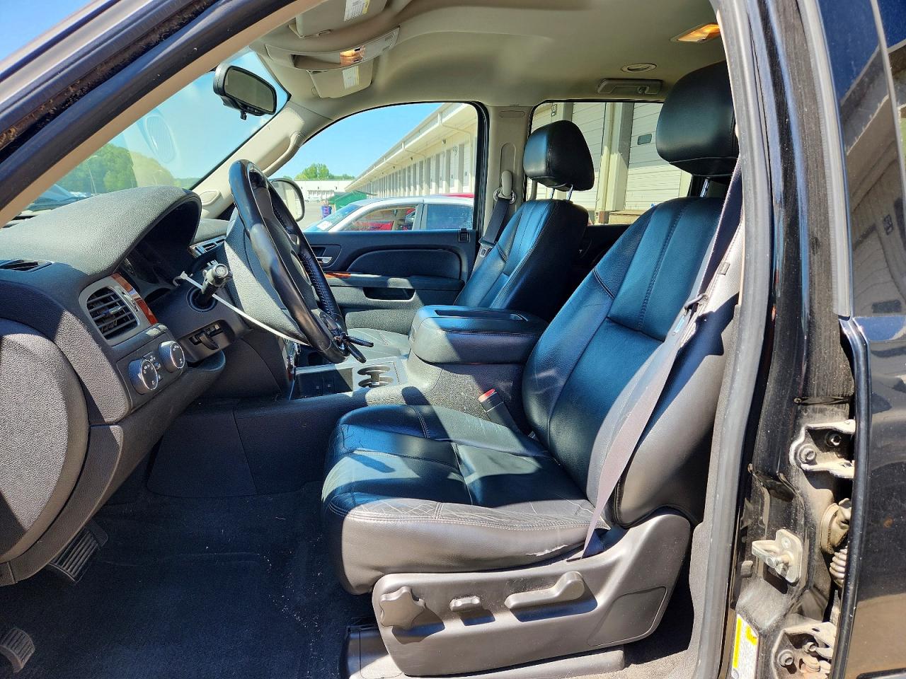 2011 Chevrolet Suburban VIN 1GNSKJE39BR387326 photo 7