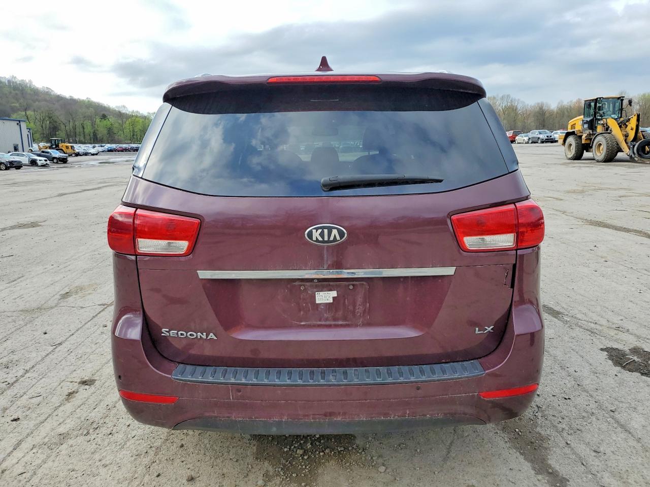 2016 Kia SEDONA VIN KNDMB5C15G6087964 photo 6