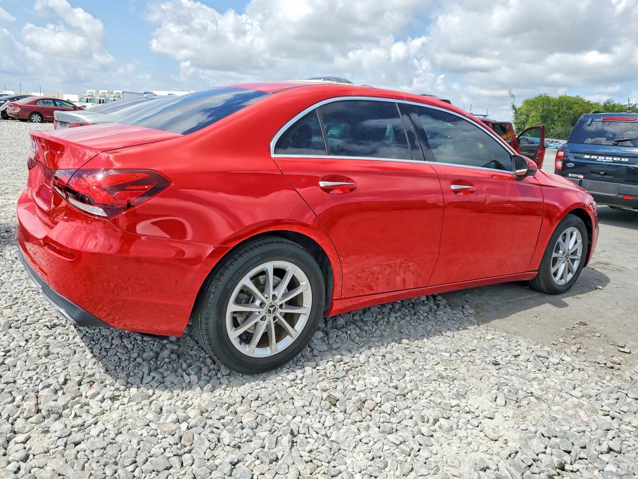 2019 Mercedes-Benz A-class VIN WDD3G4EB2KW022632 photo 3