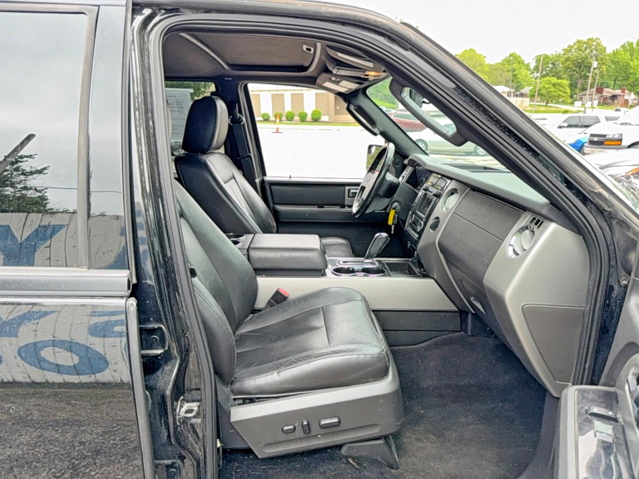 2014 Ford Expedition VIN 1FMJU2A55EEF03527 photo 5