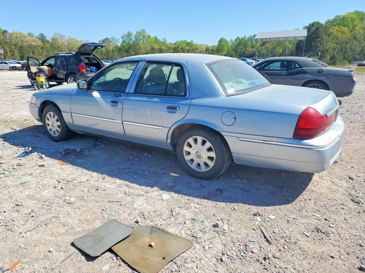 2004 Mercury Grmarquis VIN 2MEFM75W14X609415 photo 2