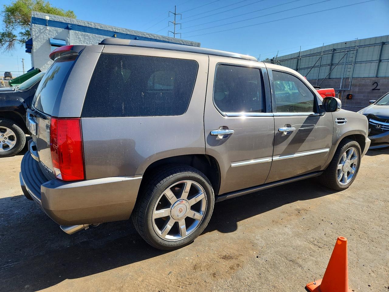2013 Cadillac Escalade VIN 1GYS4BEF0DR379163 photo 3