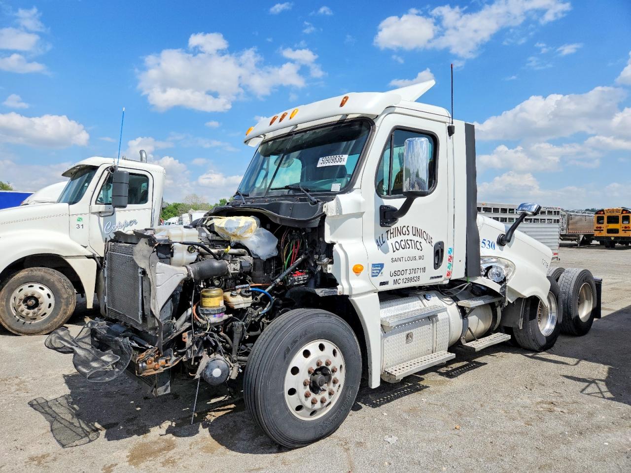 2011 FREIGHTLINER All other VIN 1FUJGEDV5BSAZ4530 photo 2