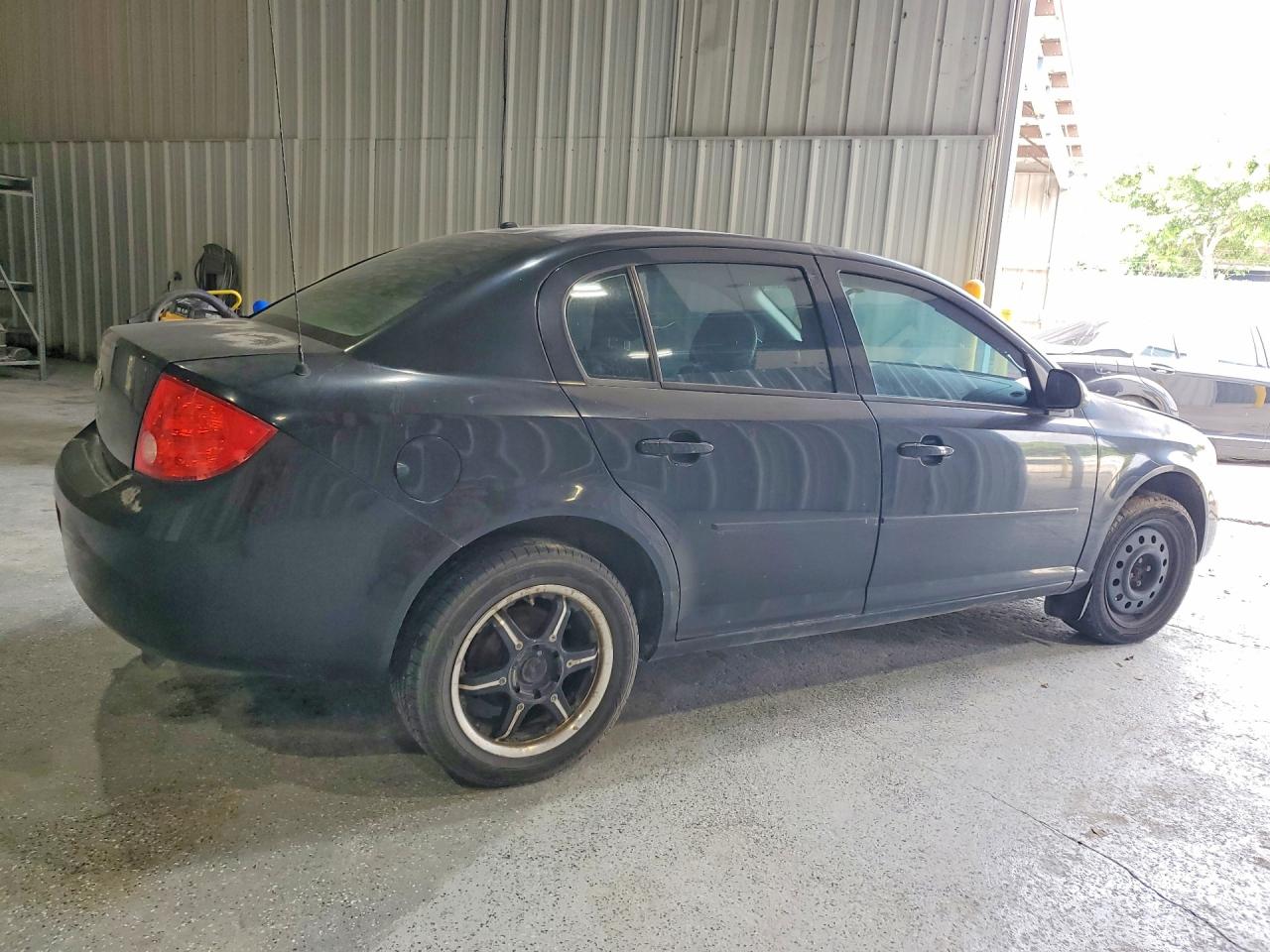 2008 Chevrolet Cobalt VIN 1G1AL58FX87328720 photo 3