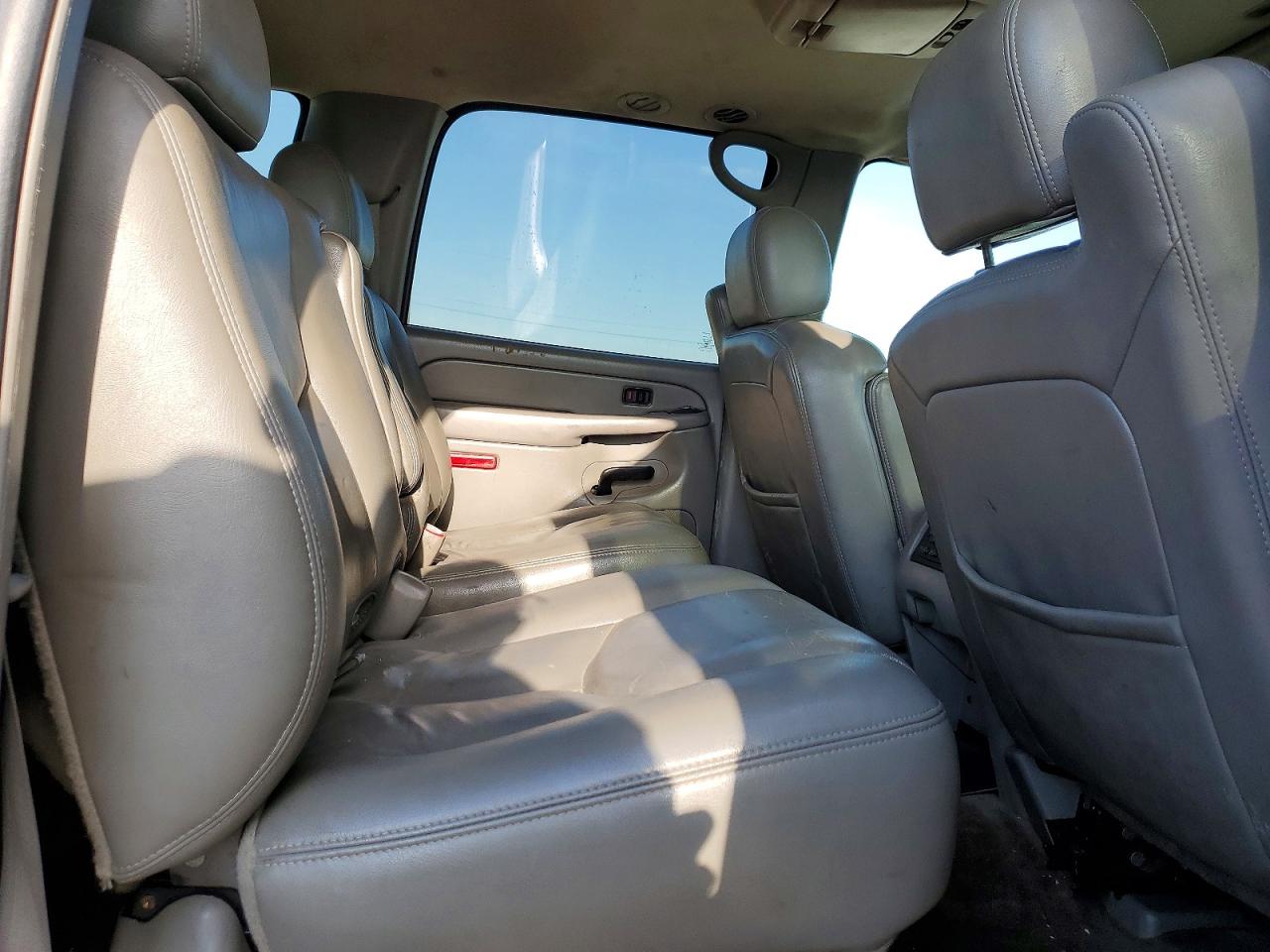 2006 GMC Yukon VIN 1GKFK16Z96J138482 photo 11