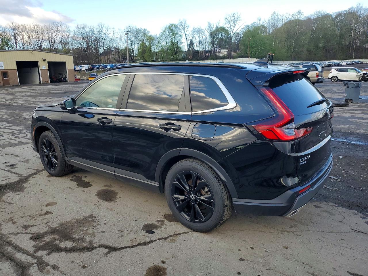 2024 Honda Crv VIN 2HKRS6H90RH805844 photo 2