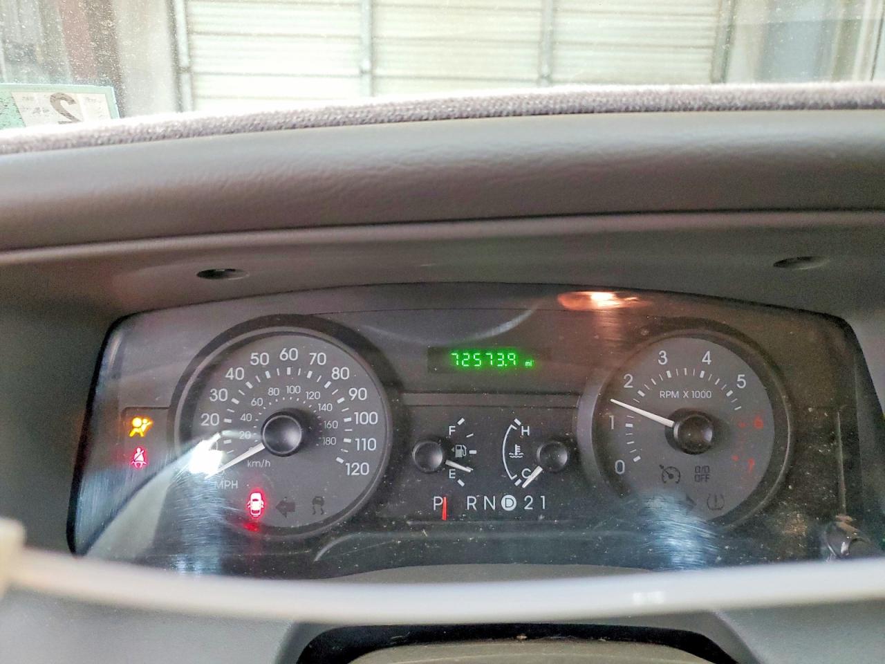 2008 Mercury Grmarquis VIN 2MEFM74VX8X634845 photo 9