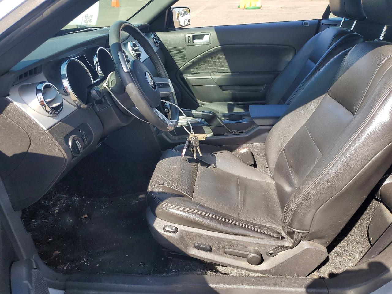 2005 Ford Mustang VIN 1ZVHT84N355253562 photo 7