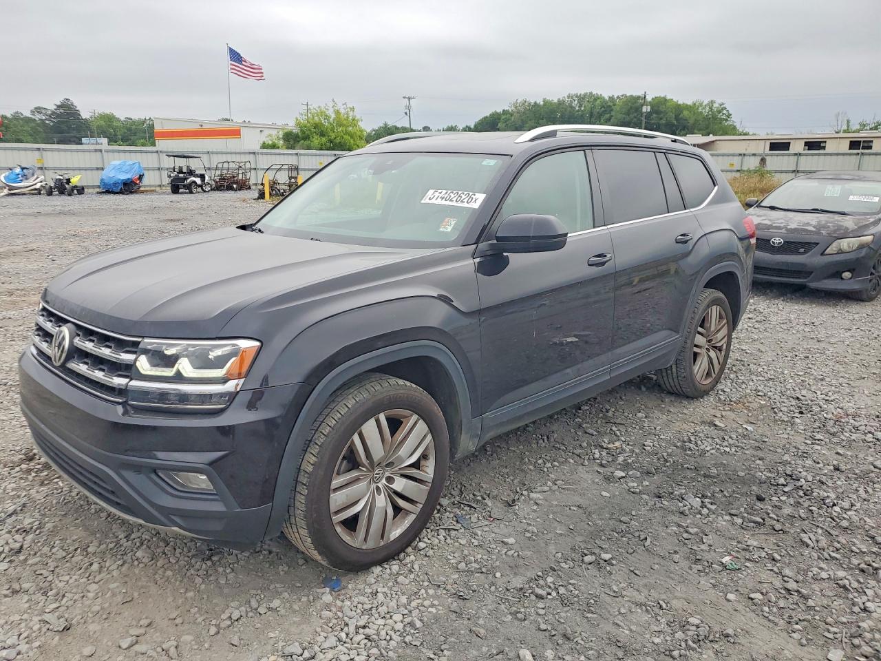 2019 Volkswagen Atlas VIN 1V2UR2CA0KC588666 photo 1