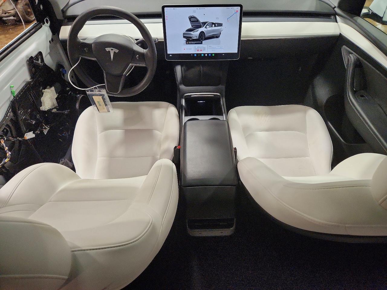 2024 Tesla Model y VIN 7SAYGAEE4RF176558 photo 8