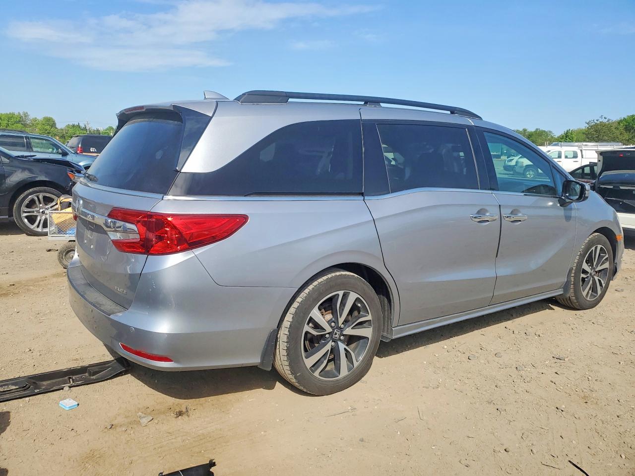 2019 Honda Odyssey VIN 5FNRL6H90KB025893 photo 3