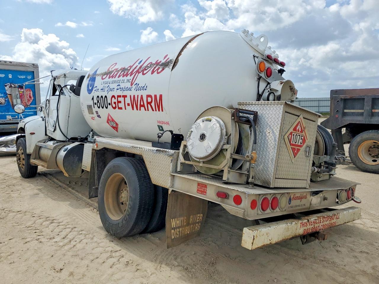 2019 PETERBILT All other VIN 2NP2HM7X6KM415060 photo 3