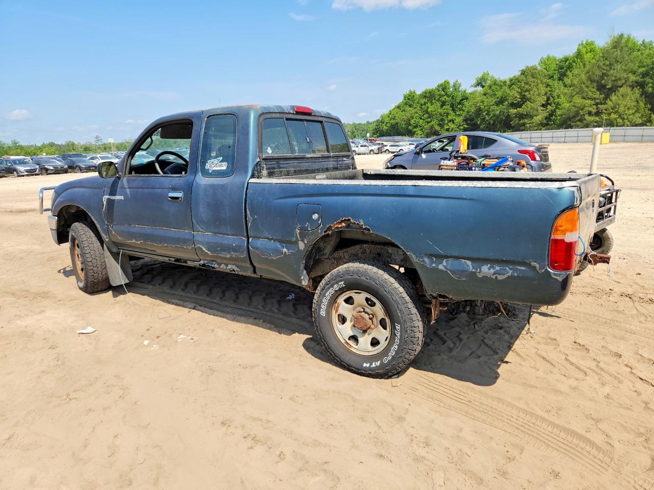 1997 Toyota Tacoma VIN 4TAWN72N7VZ326972 photo 2