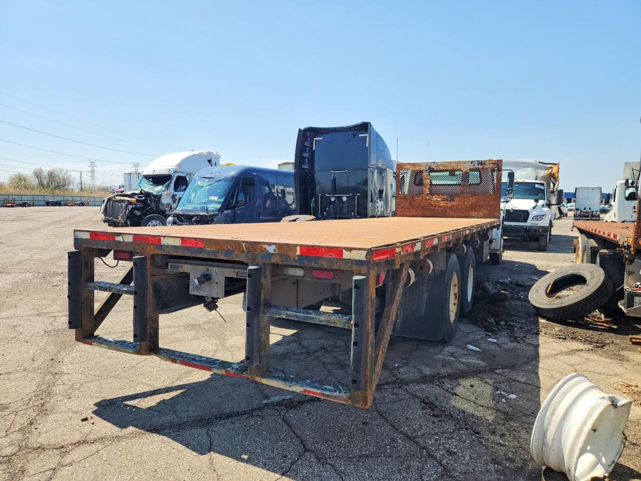 2018 FREIGHTLINER All other VIN 1FVHCYFE8JHJG7074 photo 4