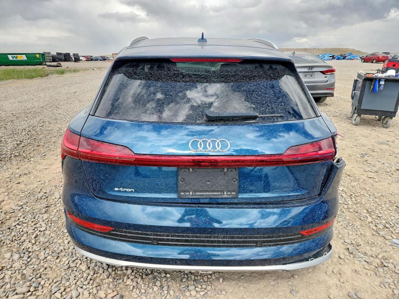 2019 Audi E-tron VIN WA1VAAGE0KB021815 photo 6