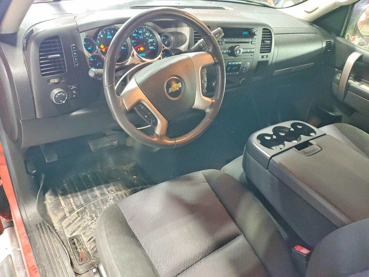 2011 Chevrolet Silverado VIN 1GCRKSE38BZ202552 photo 8
