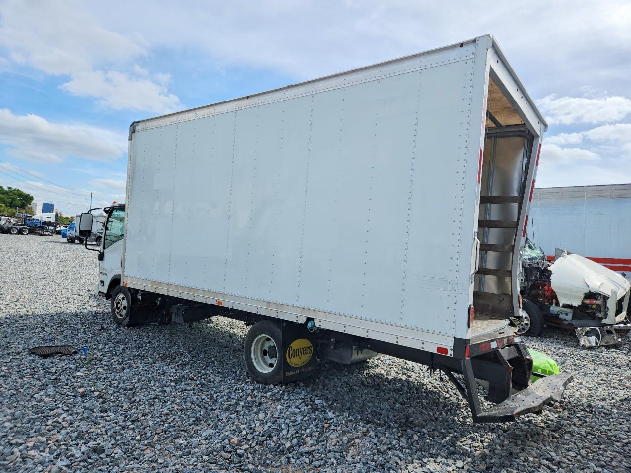2022 Isuzu Npr VIN JALC4W169N7016539 photo 2