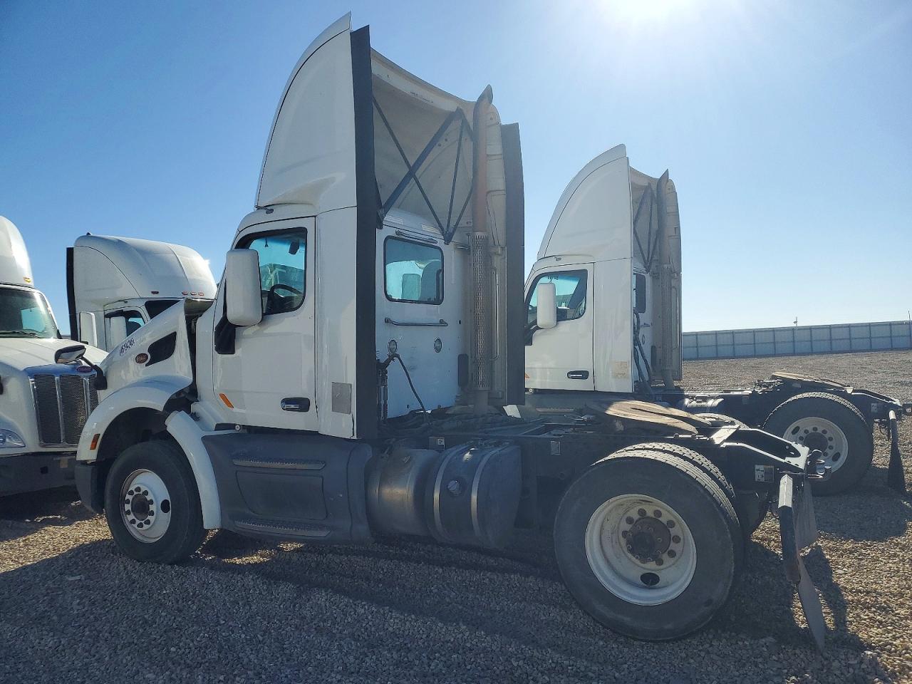 2019 PETERBILT All other VIN 1XPBA48X9KD478698 photo 3