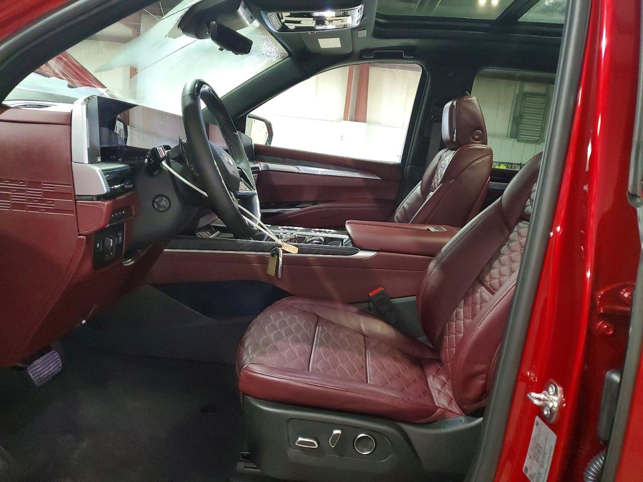 2026 Cadillac Escalade VIN 1GYS9KKL3TR141060 photo 7