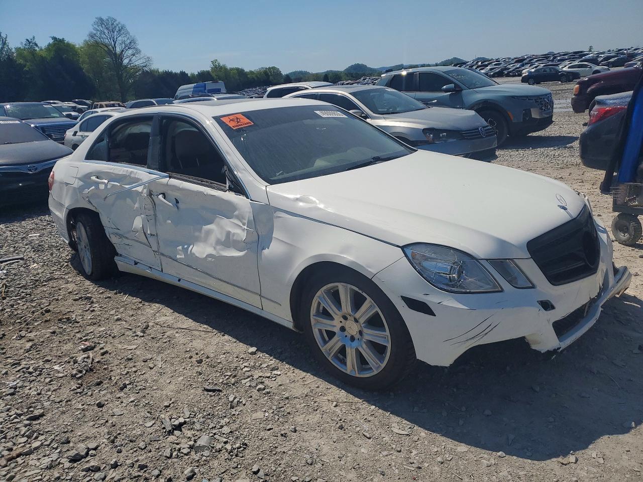 2013 Mercedes-Benz E-class VIN WDDHF5KB7DA685309 photo 4