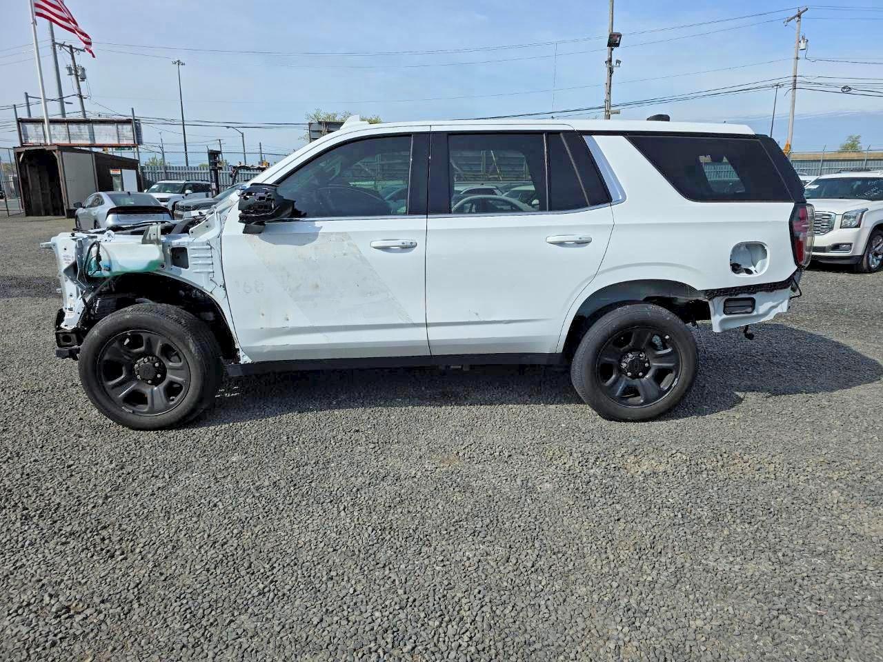 2022 Chevrolet Tahoe VIN 1GNSKLED8NR304848 photo 11