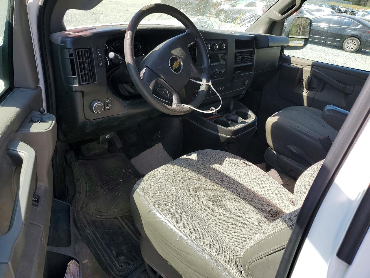 2020 Chevrolet Express VIN 1GAZGPFG3L1172269 photo 8