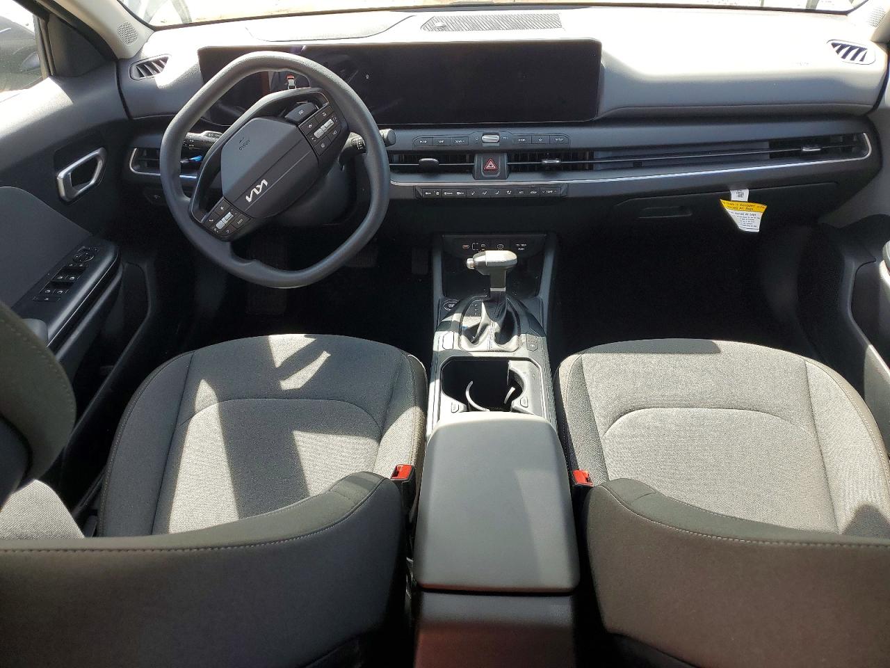 2025 Kia All other VIN 3KPFT4DE6SE200907 photo 8