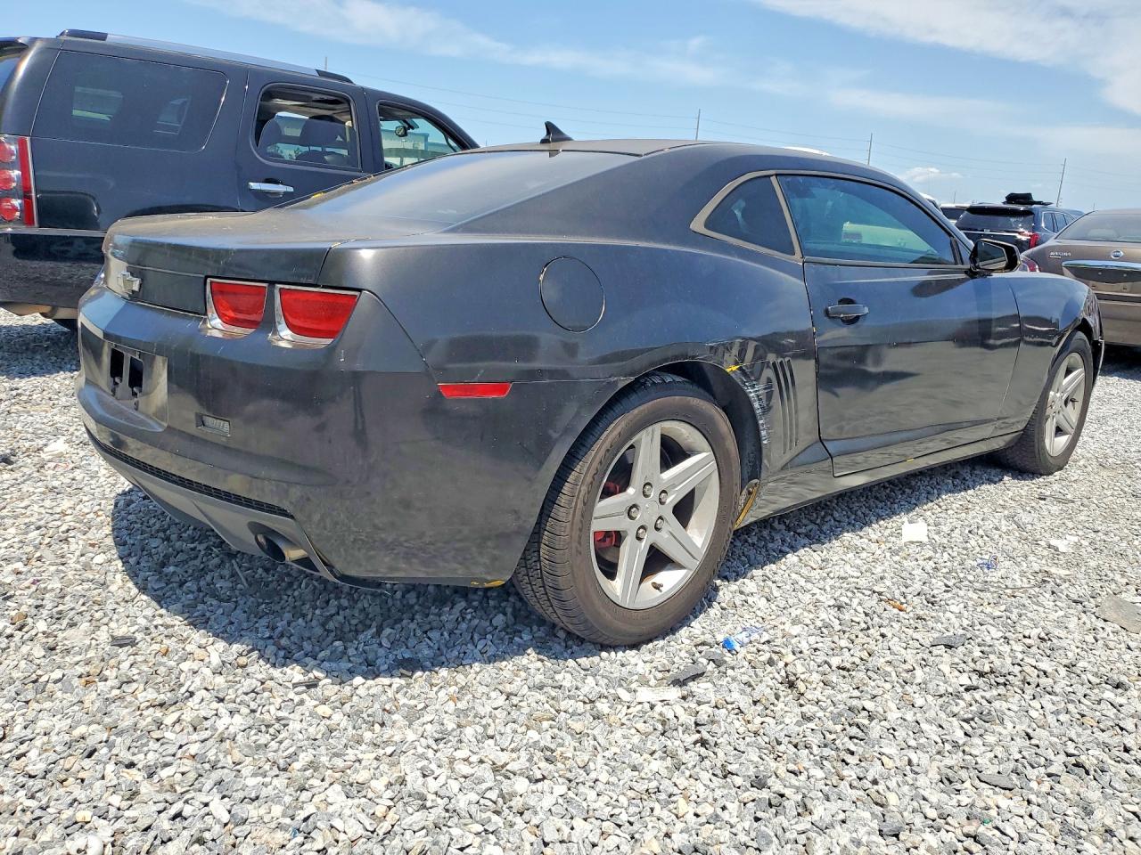 2010 Chevrolet Camaro VIN 2G1FB1EV2A9179110 photo 3