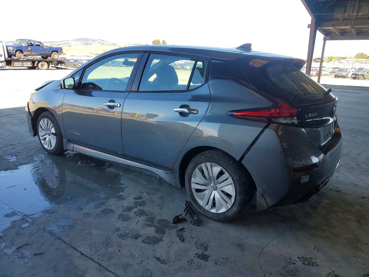 2018 NISSAN Leaf VIN 1N4AZ1CP1JC303853 photo 2