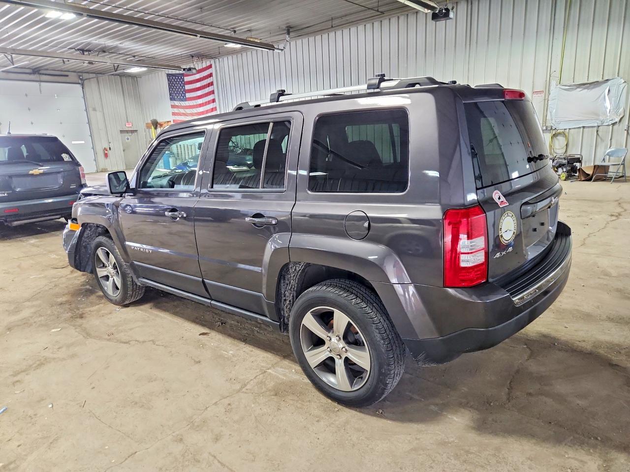 2016 Jeep Patriot VIN 1C4NJRFB3GD586101 photo 2