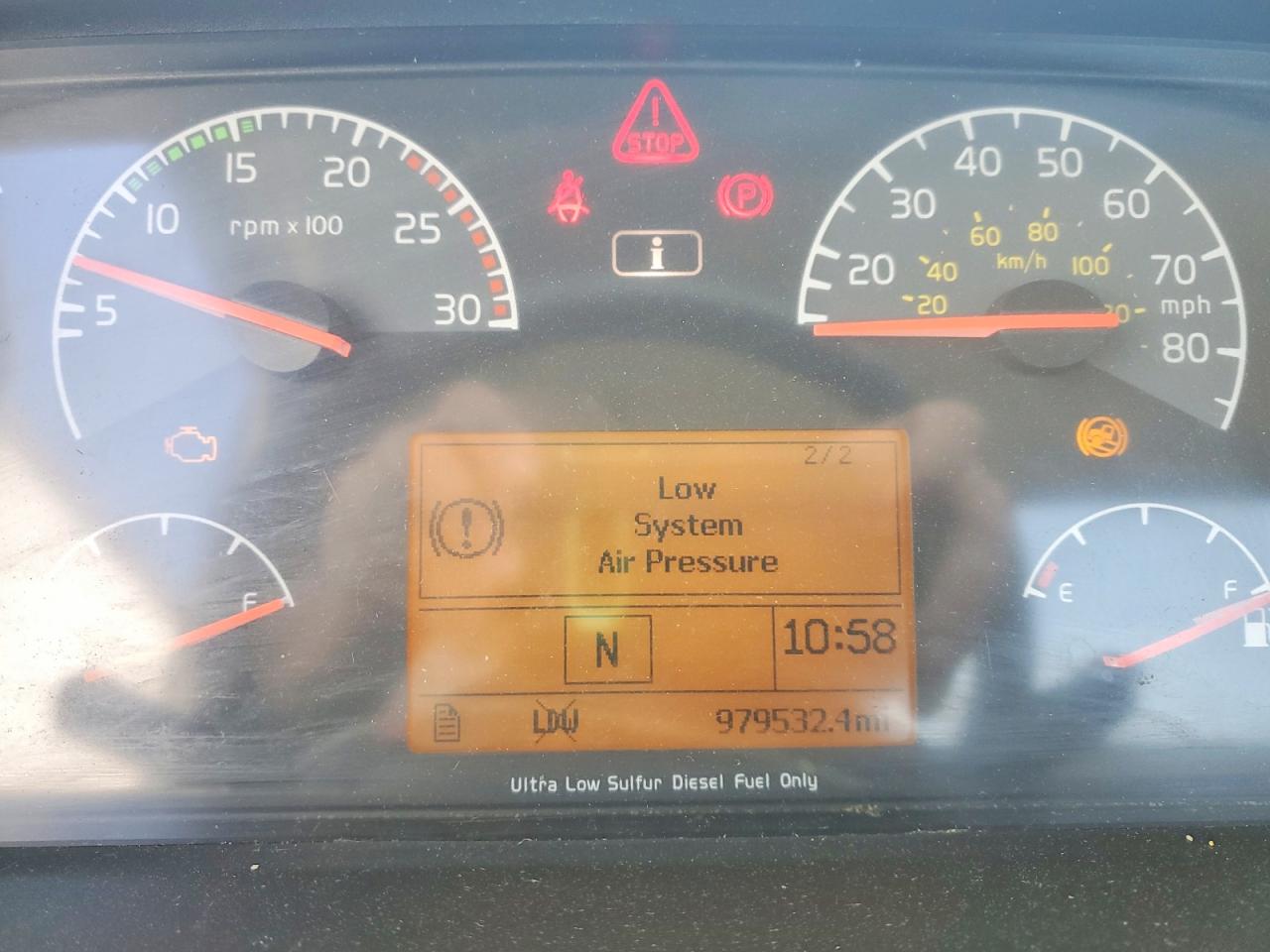 2017 VOLVO Vn VIN 4V4N39TG4HN987988 photo 8