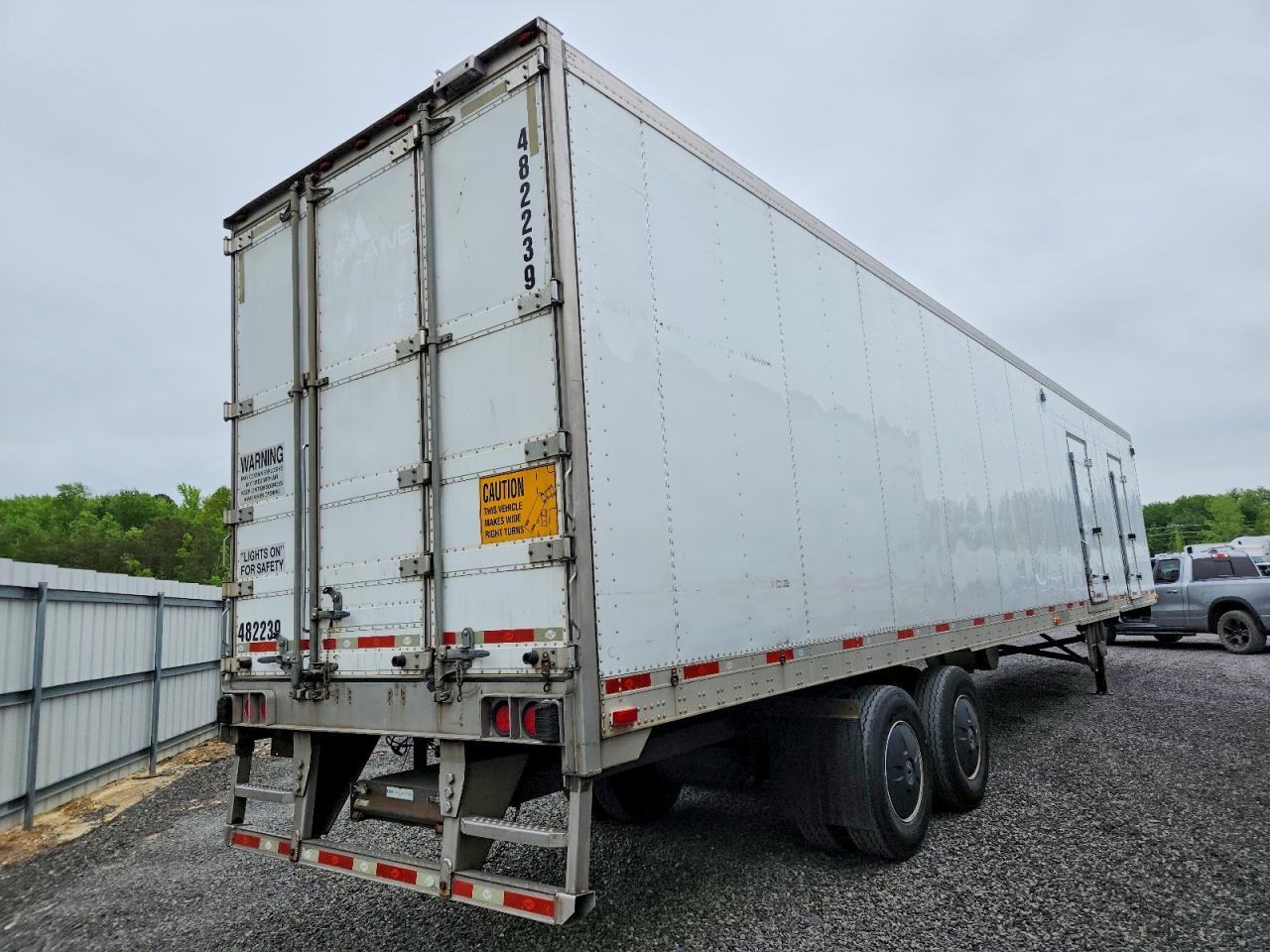 2015 UTILITY All models VIN 1UYVS2485FM408332 photo 4