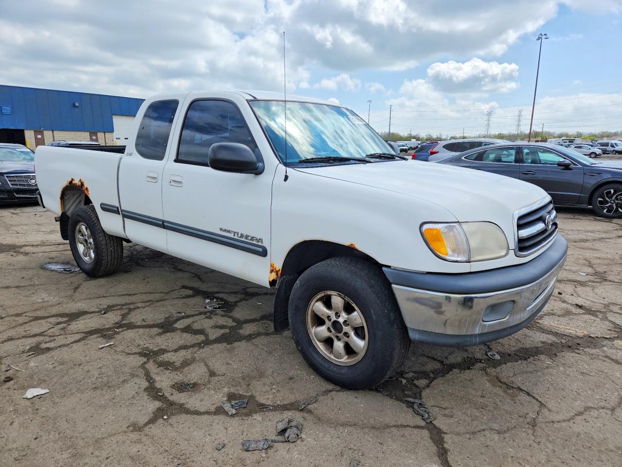 2000 Toyota Tundra VIN 5TBBT4415YS122431 photo 4