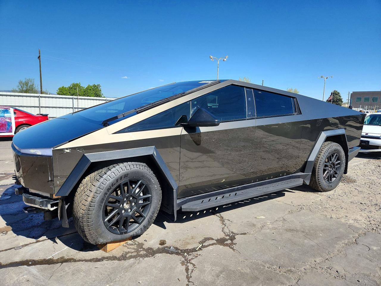 2025 Tesla Cybertruck VIN 7G2CEHED2SA070803 photo 1