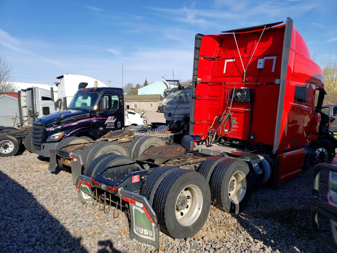 2024 Volvo Vnl VIN 4V4NC9EH8RN655883 photo 4