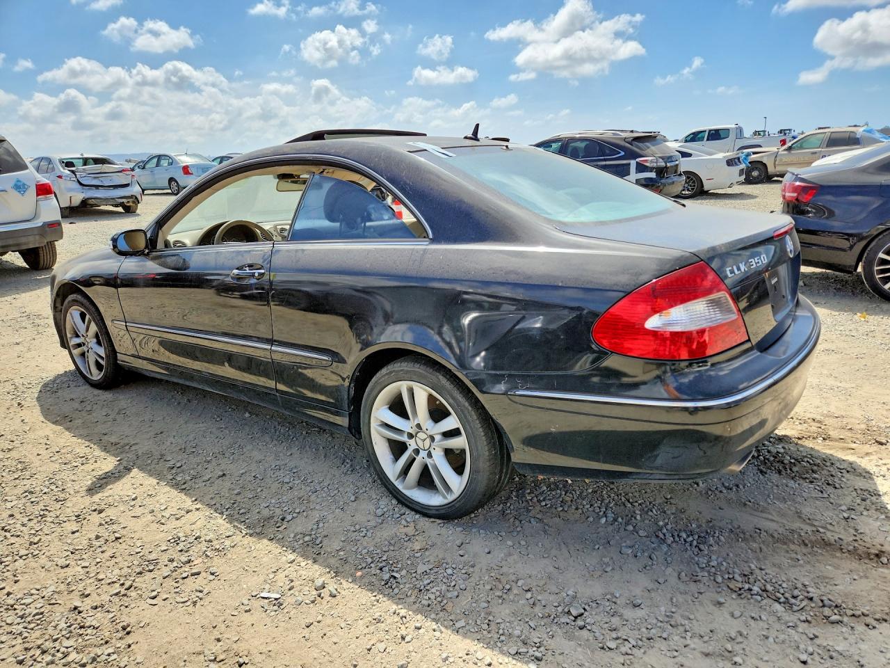 2007 Mercedes-Benz Clk-class VIN WDBTJ56H37F228570 photo 2